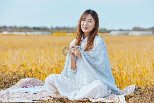 杭州女士按摩后，品茗一壶香茶，尽享悠闲时光